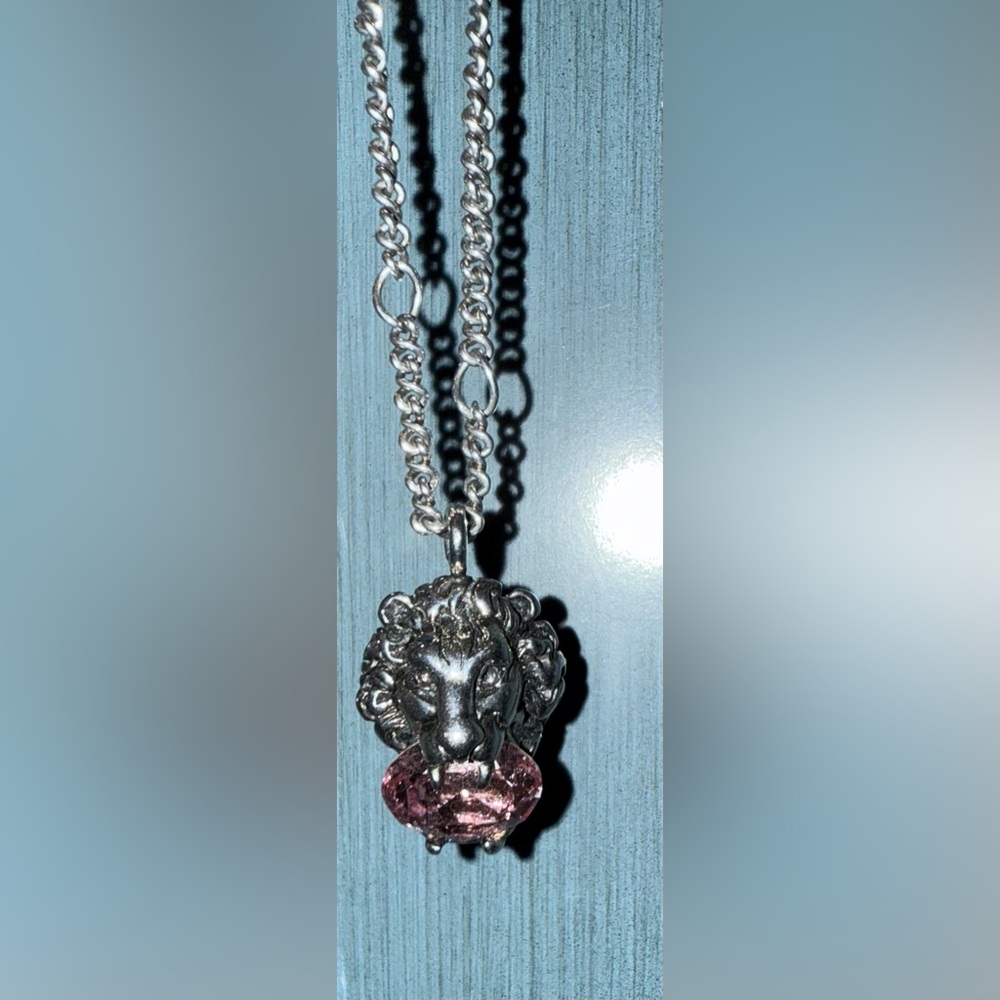 WORN ONCE // GUCCI CRYSTAL LION NECKLACE